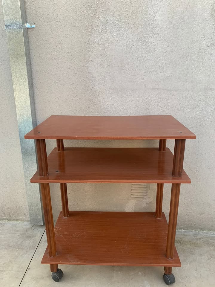 Mesa Rack para TV con Ruedas y 3 Estantes – Multiuso