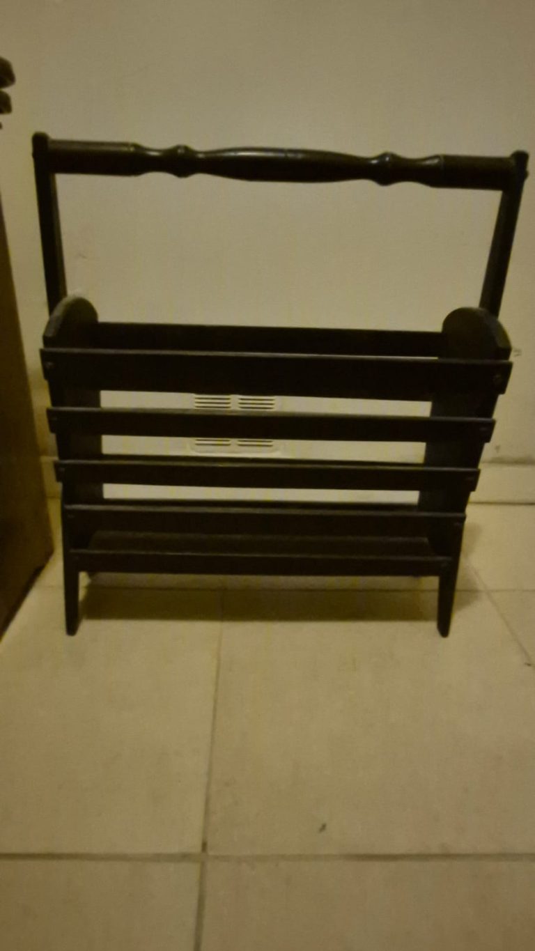 Revistero Vintage de Madera – Antiguo Decorativo